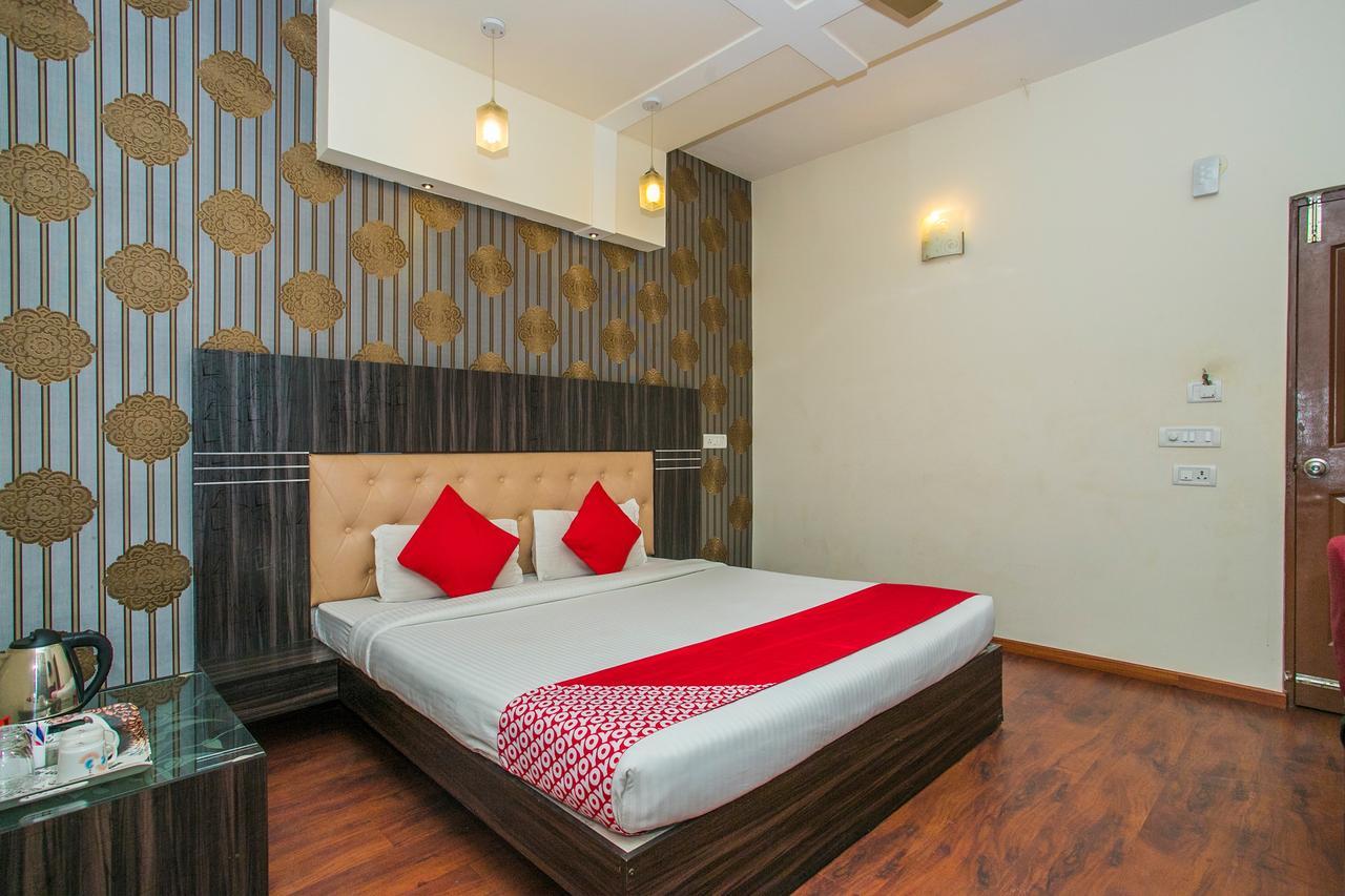 Hotel Venkat Presidency Bangalore Exterior photo