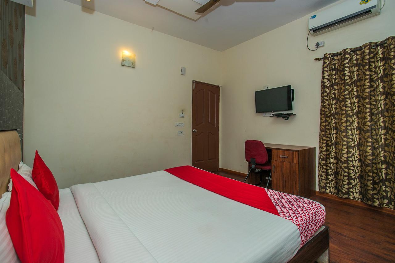 Hotel Venkat Presidency Bangalore Exterior photo